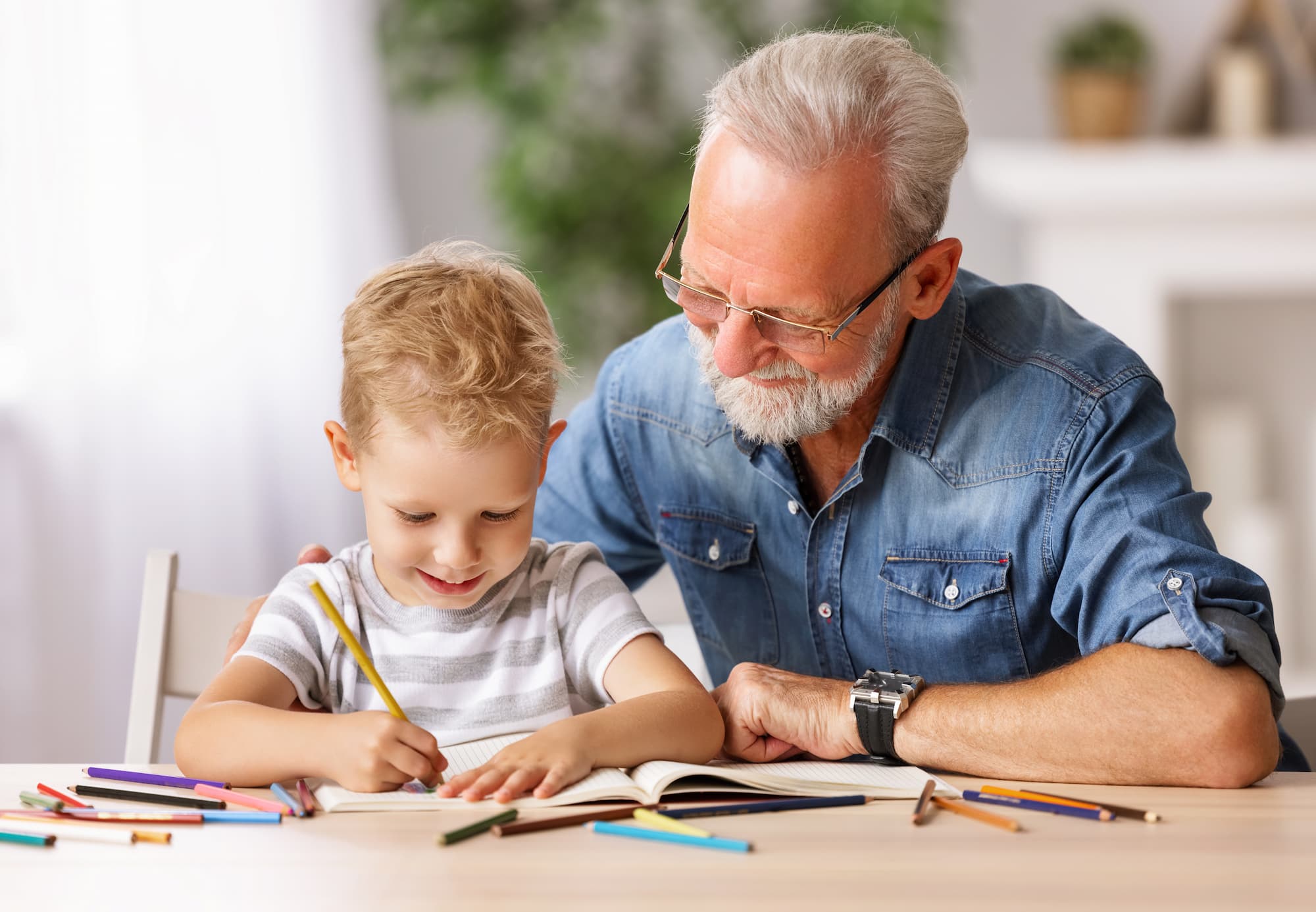 Tips To Help Long-Distance Grandparents Connect With Their Grandkids